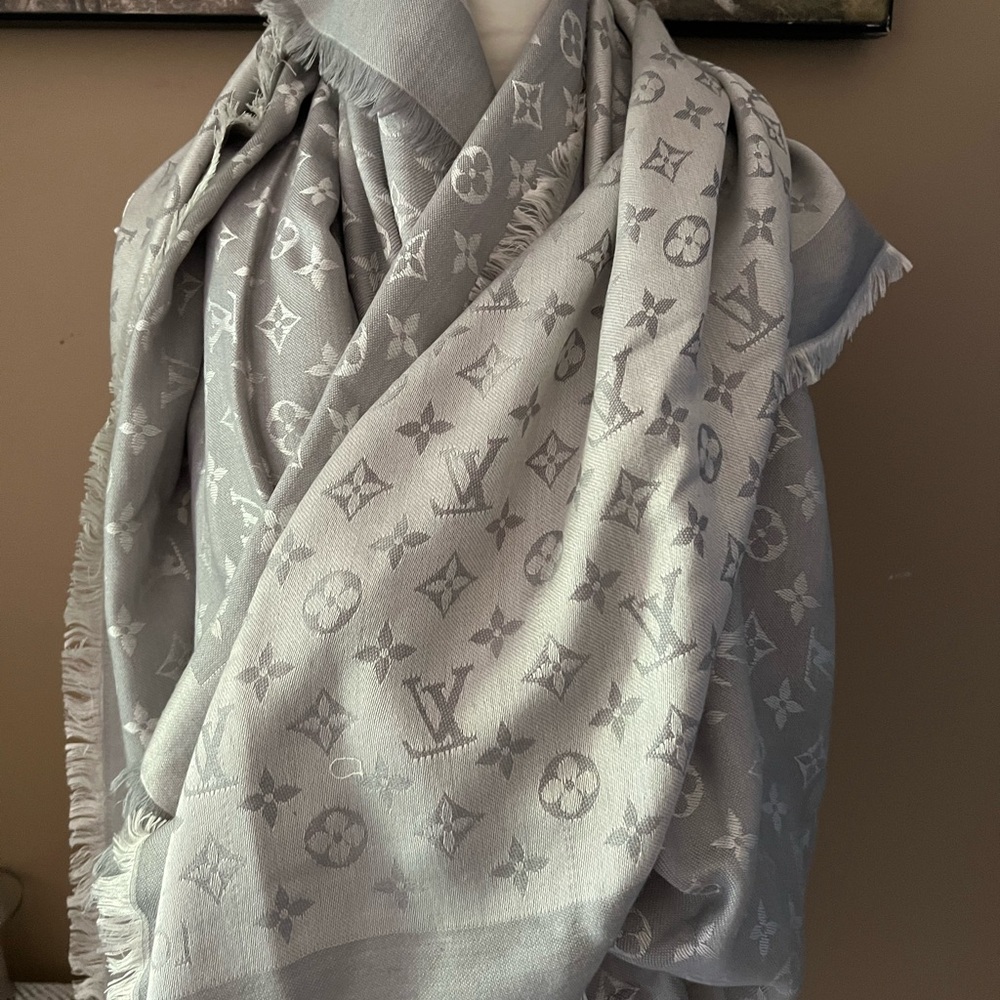 Louis Vuitton Shawl Denim Silver Grey reversible